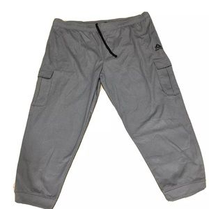 Men’s Reebok gray Pants with pockets, Size 4XL.